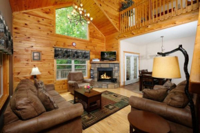 Cozy 2BR Cabin Just 5 Min to Dollywood Hot Tub FREE Attraction Tickets